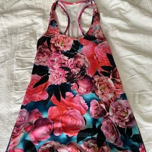 Lululemon workout tank